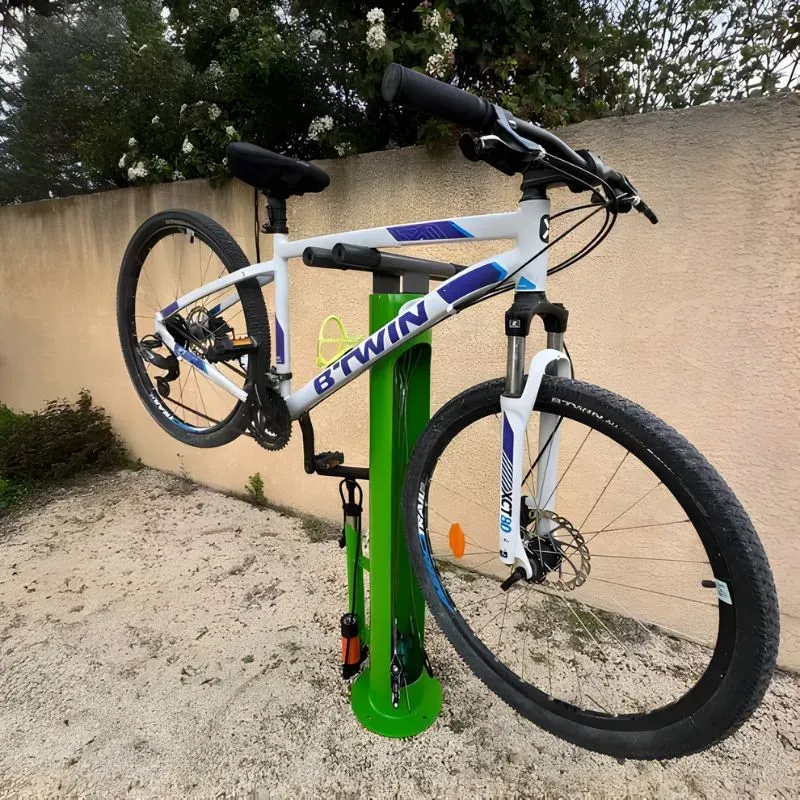 borne réparation vélos