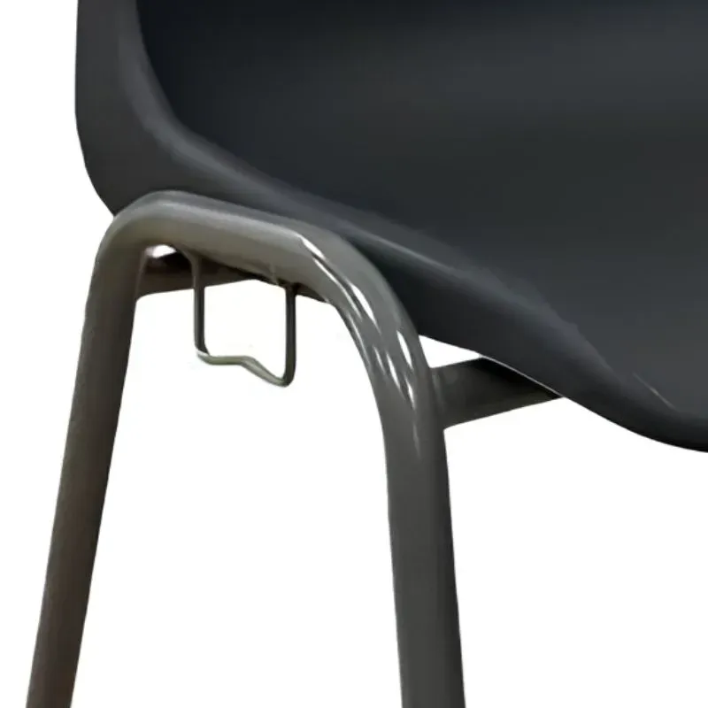 chaise empilable accrochable